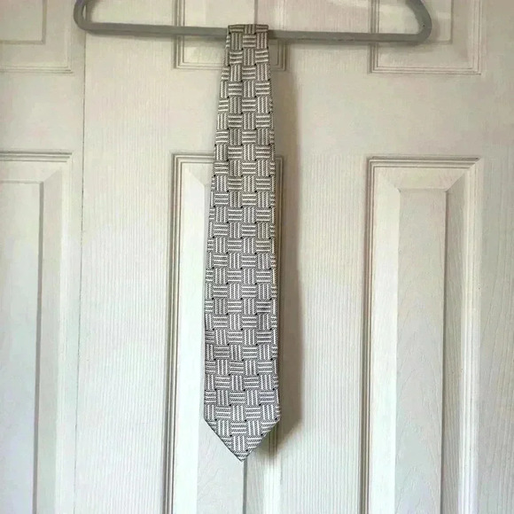 Battistoni 100% Silk woven pattern Necktie Made in Italy - Picture 1 of 4